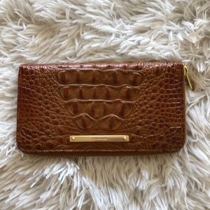 Brahmin wallet like new